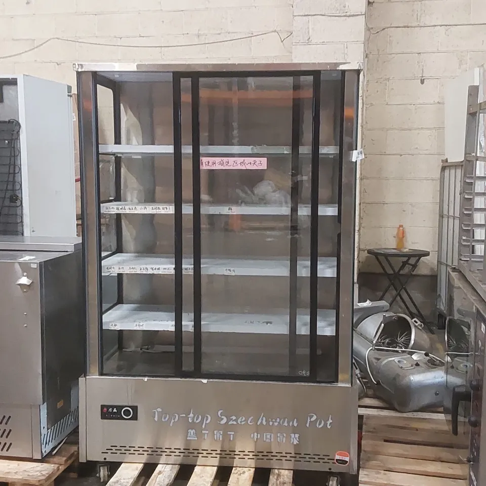 COMMERCIAL FOOD DISPLAY CABINET FEATURING 'TOP-TOP SZECHWAN POT' BRANDING