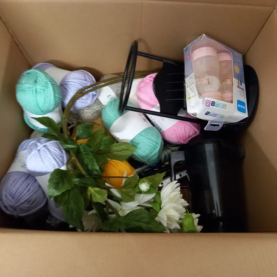 LARGE QUANTITY OF ASSORTED HOUSEHOLD ITEMS TO INCLUDE PICTURE FRAMES, PET CAGE AND RAT LAMP - COLLECTION ONLY