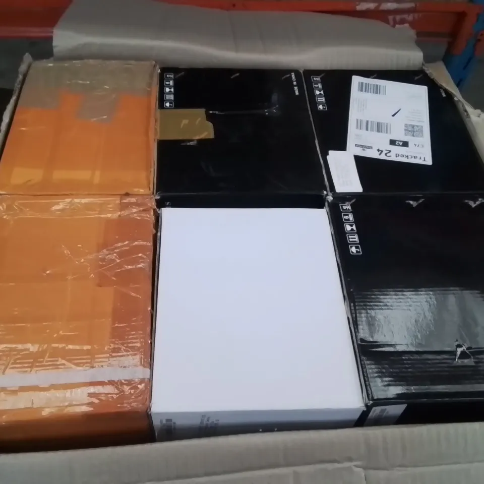 LARGE BOX CONTAINING ASSORTED CAR MULTIMEDIA SYSTEM INTERFACES // MODELS VARY