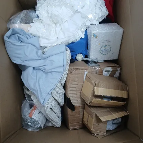 BOX WITH A MIX OF ITEMS INCLUDING CLOTHING AND HOUSEHOLD ITEMS ETC.