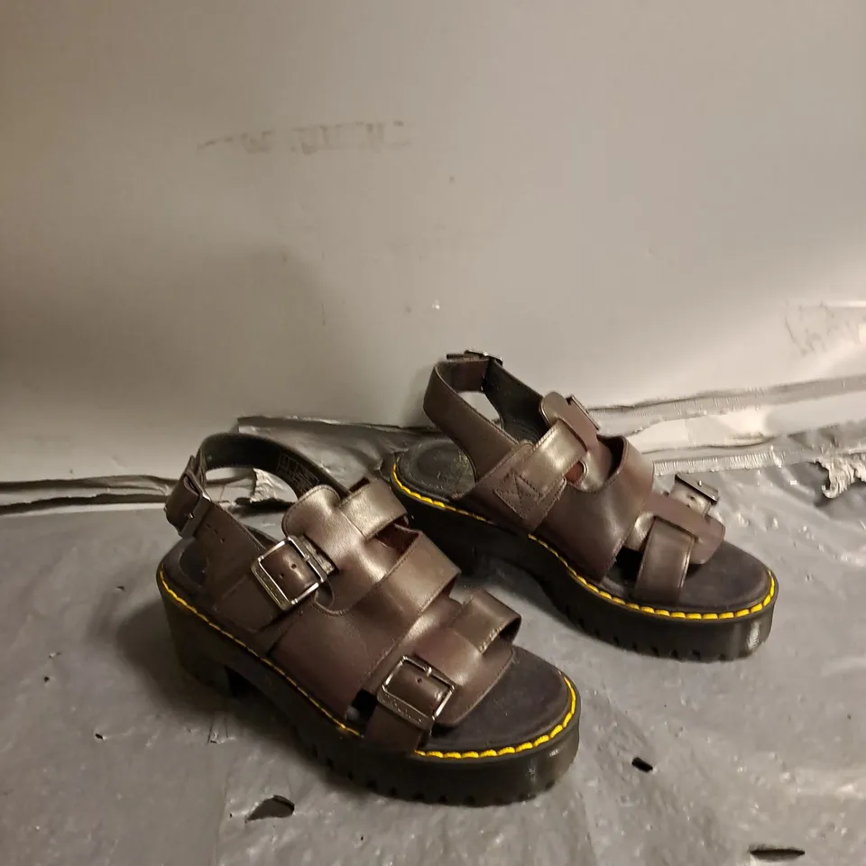 UNBOXED PAIR OF DR MARTENS DUO BUCKLE SANDALS UK 4 