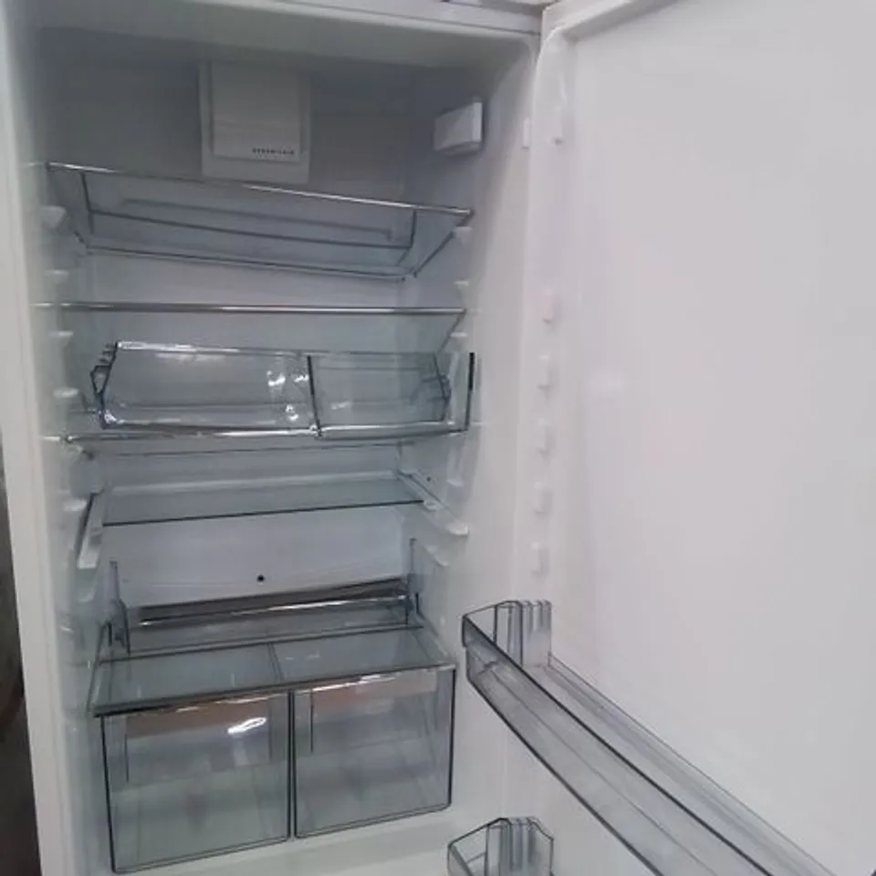 AEG SERIES 6000 INTEGRATED FRIDGE FREEZER 70/30 Model SCE818F6TS RRP £875
