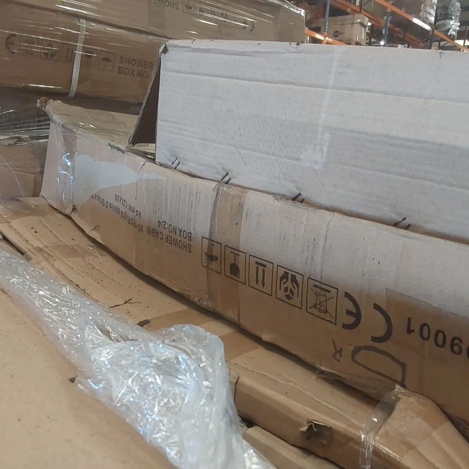 PALLET CONTAINING A LARGE QUANTITY OF ASSORTED BATHROOM FURNITURE PARTS INCLUDING: SHOWER TRAYS, SHOWER ENCLOSURE PARTS ECT