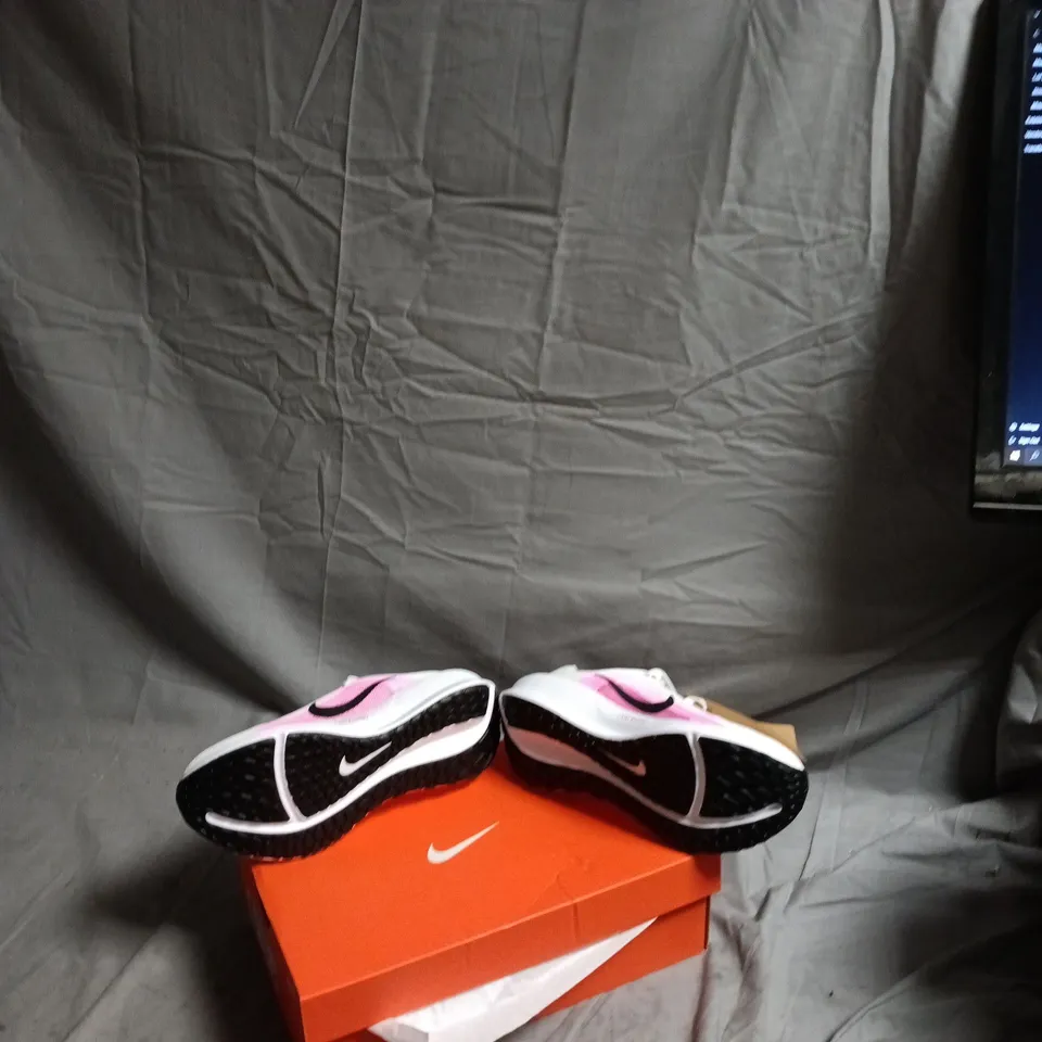 NIKE WOMEN’S RUNNING SHOES – WHITE WITH PINK SWOOSH, BOXED WITH TAGS UK6