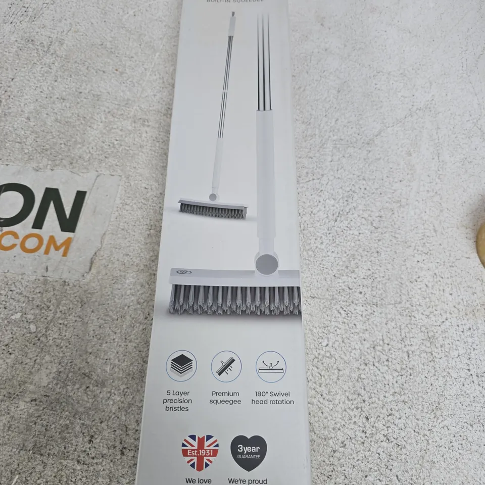 SWAN ELEVATE SCRUBBING BRUSH WITH BUILT-IN SQUEEGEE