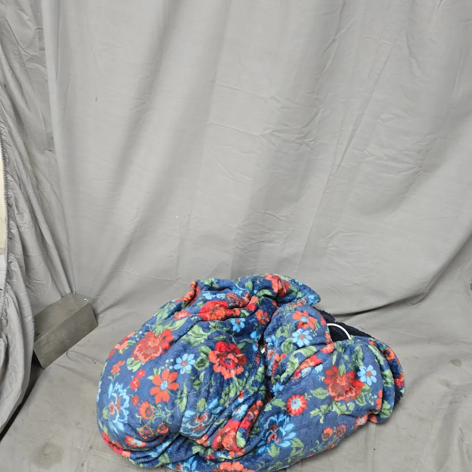 SARA BY SARA DAVIES SNUGGLY SHERPA HEATED THROW WITH 9 HEAT SETTINGS