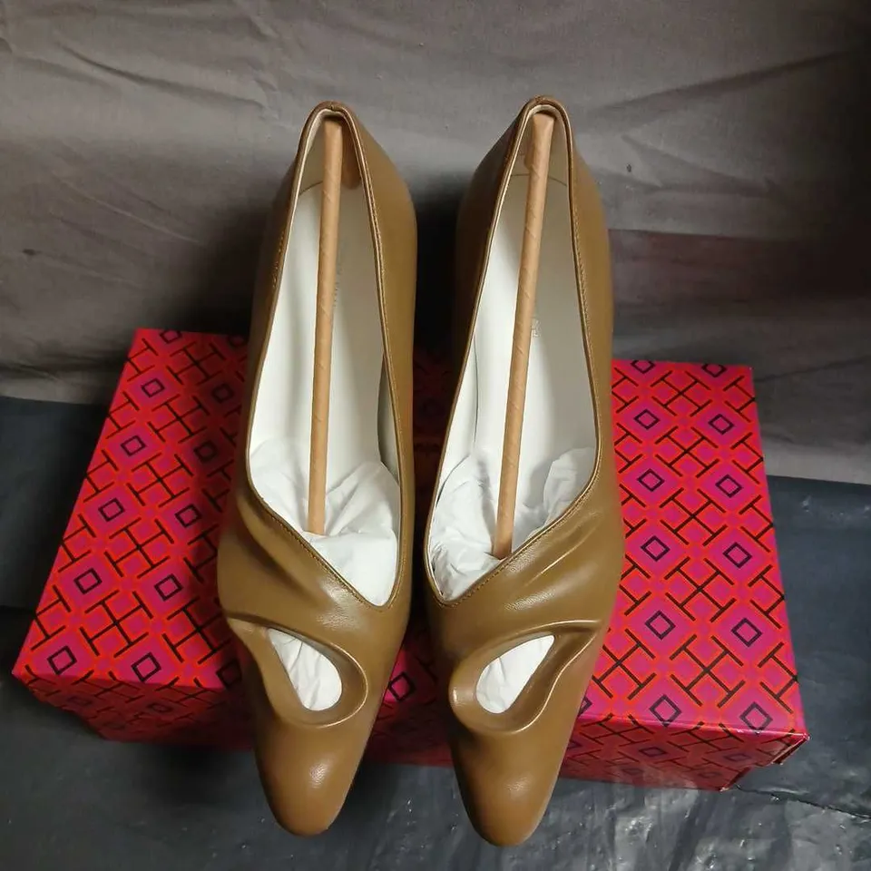 TORY BURCH SCULPTED PEEP-TOE PUMP, 90MM HEEL, LIGHT CHAI LEATHER – UK 3.5 (US 6.5)