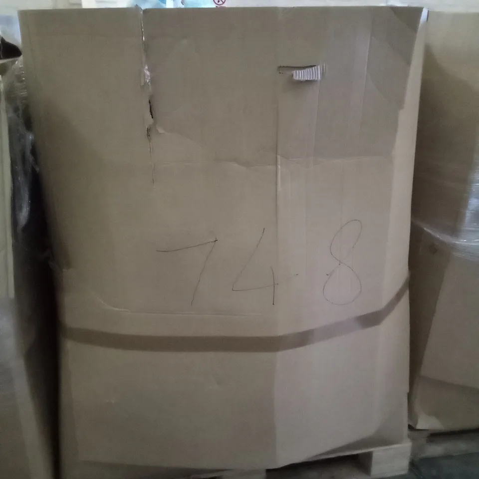 PALLET OF ASSORTED ITEMS INCLUDING SLEEPING BAG, ORTHOPEDIC DONUT CUSHION, ELVIROS MEMORY FOAM CERVICAL PILLOW, KOALA BABY CARE PILLOW, FOOT REST