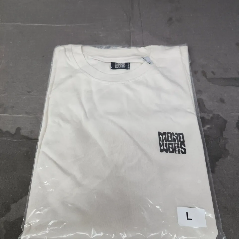 MONO WORKS WHITE COTTON T-SHIRT WITH BLACK LOGO PRINT – SIZE L