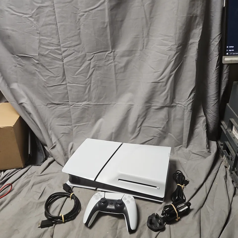 SONY PLAYSTATION 5 CONSOLE (DISC EDITION) WITH DUALSENSE CONTROLLER – WHITE