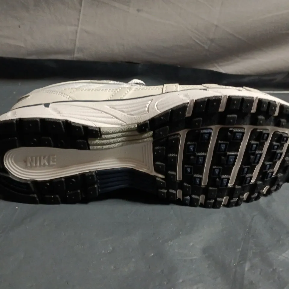 PAIR OF NIKE P-6000 TRAINERS - UK SIZE 6