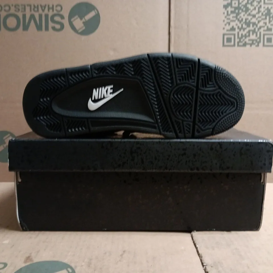 BOXED PAIR OF AIR JORDAN 4 RETRO OG TRAINERS IN BLACK SIZE UK 6