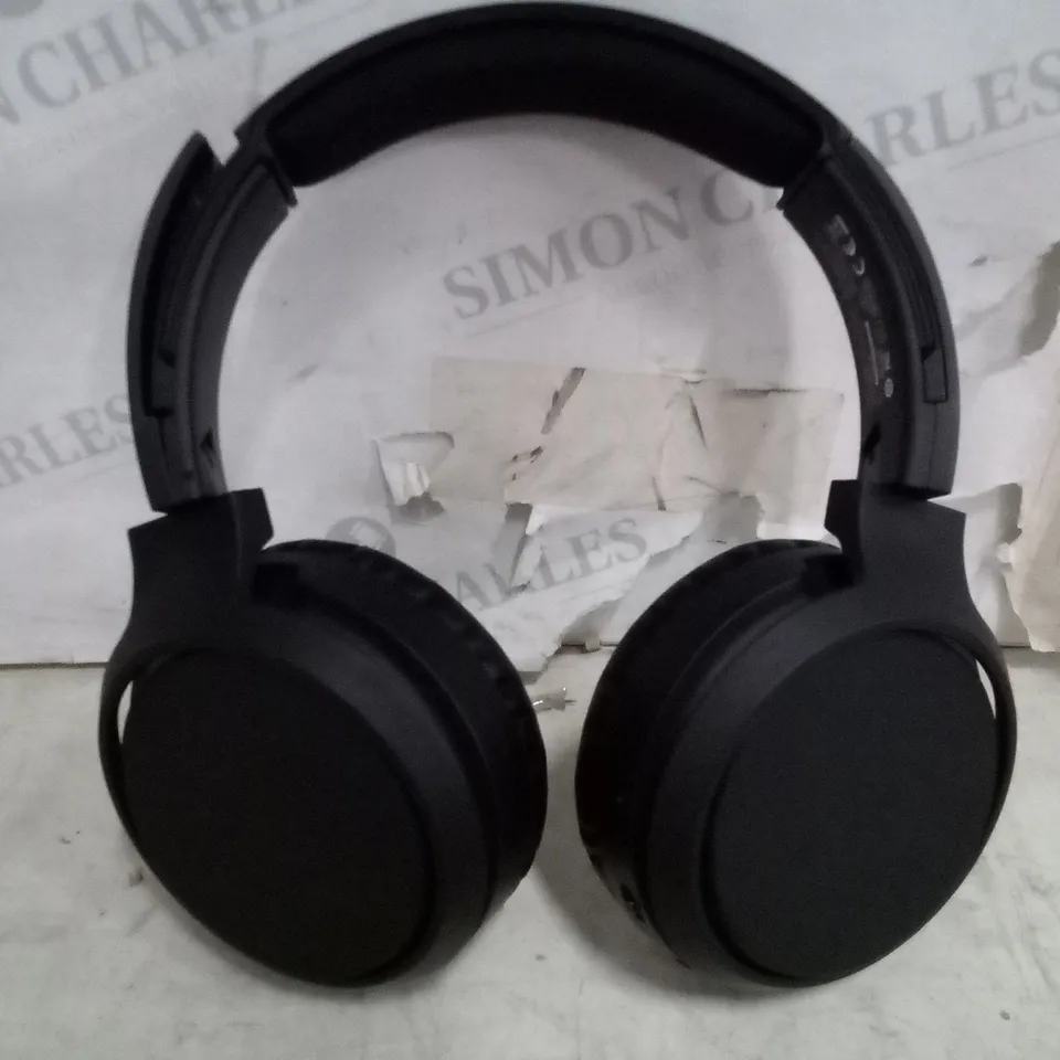 BOXED PHILLIPS TAH5205 WIRELESS HEADPHONES 