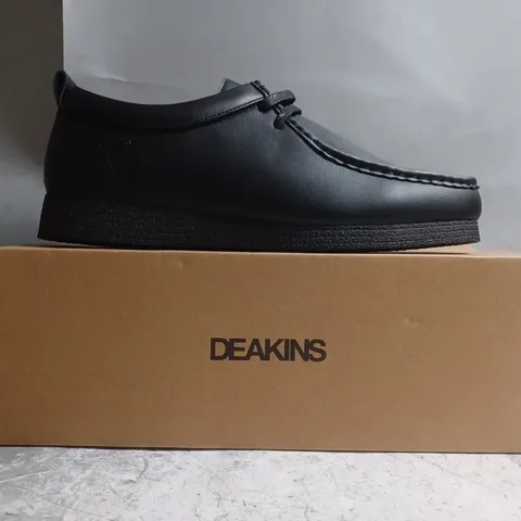 BOXED PAIR OF DEAKINS HUDSON SHOES IN BLACK SIZE UK 11