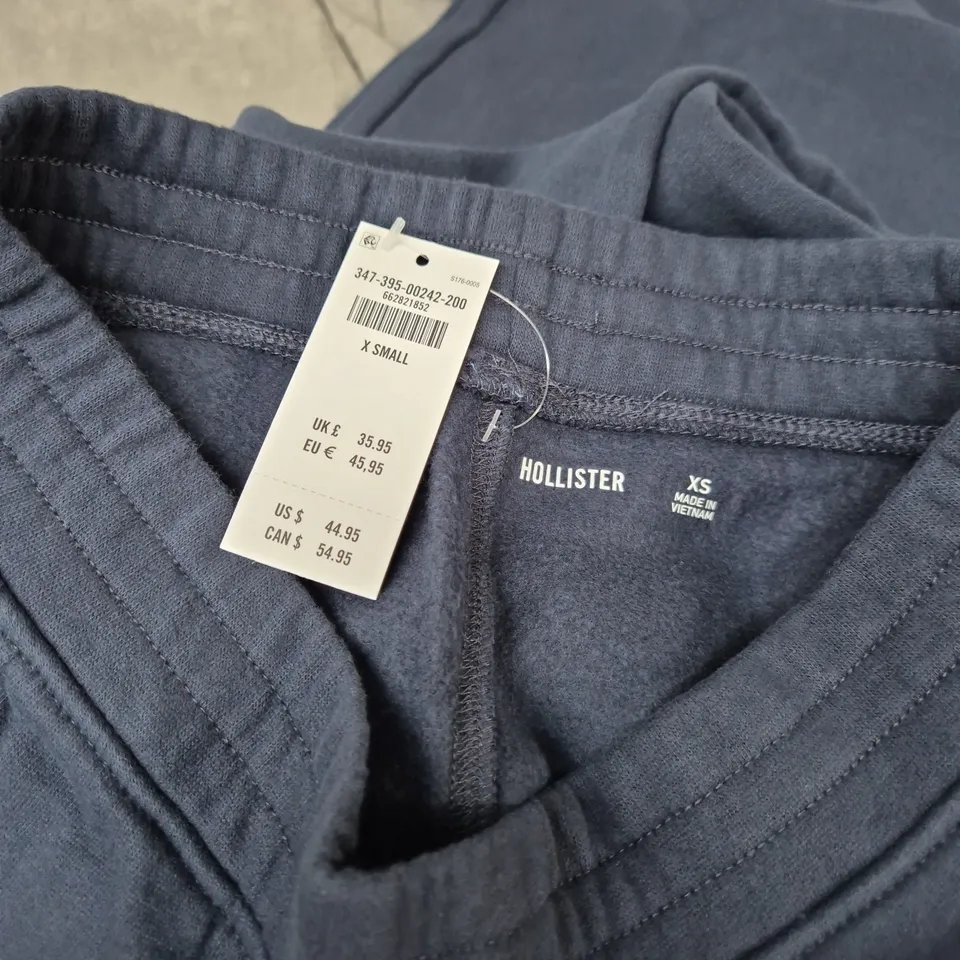 HOLLISTER NAVY SWEATPANTS – WOMEN'S XS