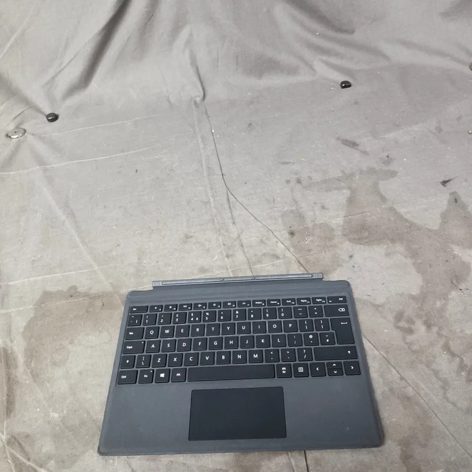 KEYBOARD DOCK – MODEL 1725 (MADE IN CHINA)