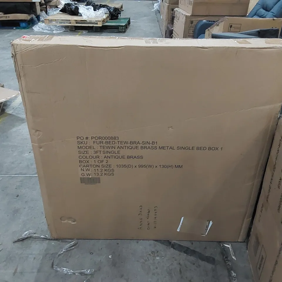 BOXED TEWIN ANTIQUE BRASS METAL SINGLE BED (2 BOXES)