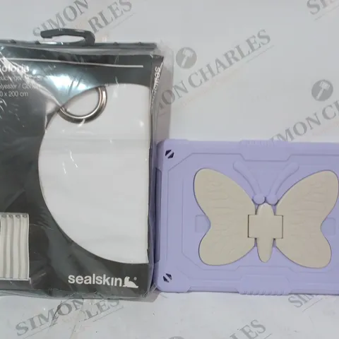 BOX OF APPROXIMATELY 20 ASSORTED HOUSEHOLD ITEMS TO INCLUDE BUTTERFLY DESIGN TABLET CASE, SEALSKIN COLORIS SHOWER CURTAIN, ETC