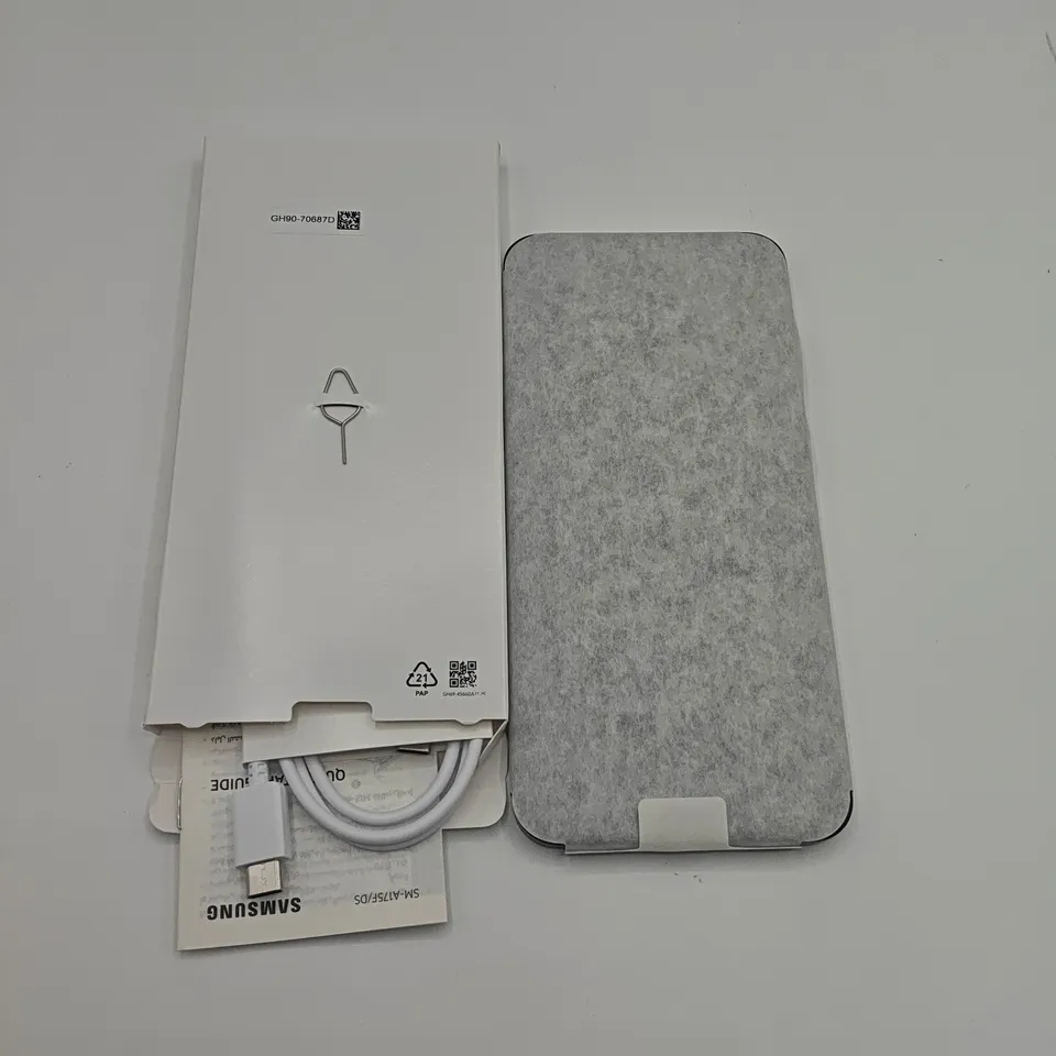 BOXED SAMSUNG GALAXY A17 4/128GB IN BLACK - SM-A175F