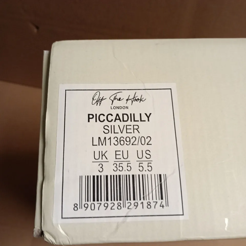 OFF THE HOOK LONDON PICCADILLY SILVER MARY JANE SHOES – UK 3