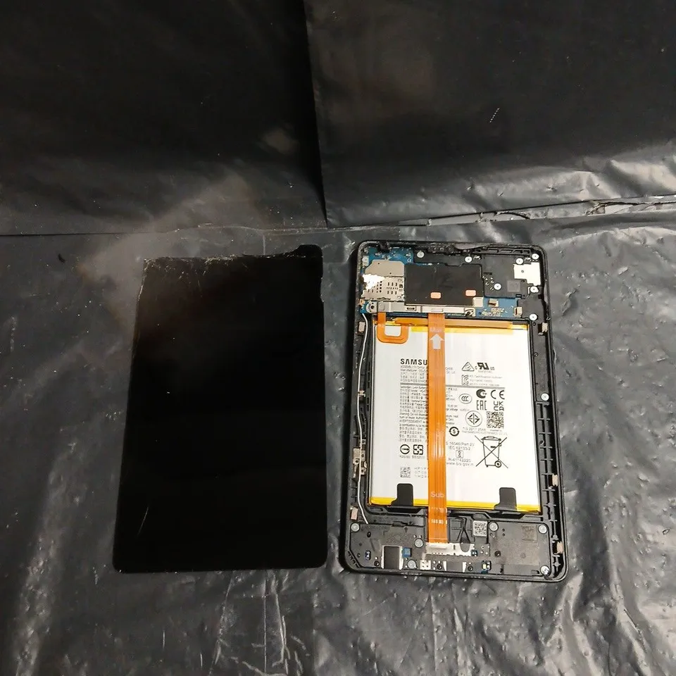 SAMSUNG GALAXY TAB A9 SM-X115 – GRAY, CRACKED AND DETACHED SCREEN
