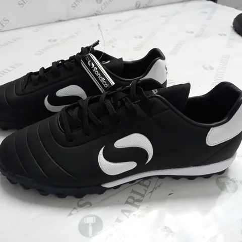 SONDICO BLACK SPORTS TRAINERS - UK 8