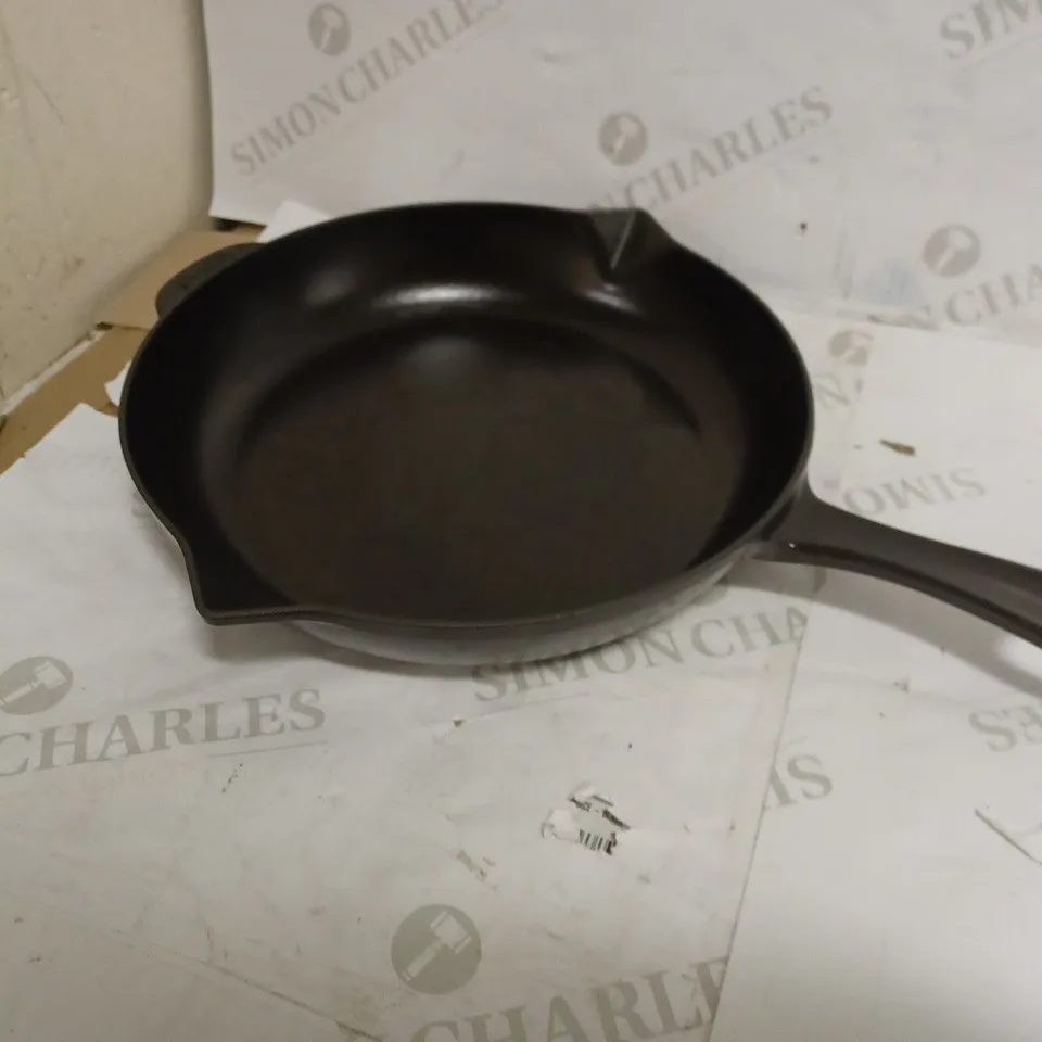 STAUB FRYING PAN WITH CAST IRON HANDLE 26CM