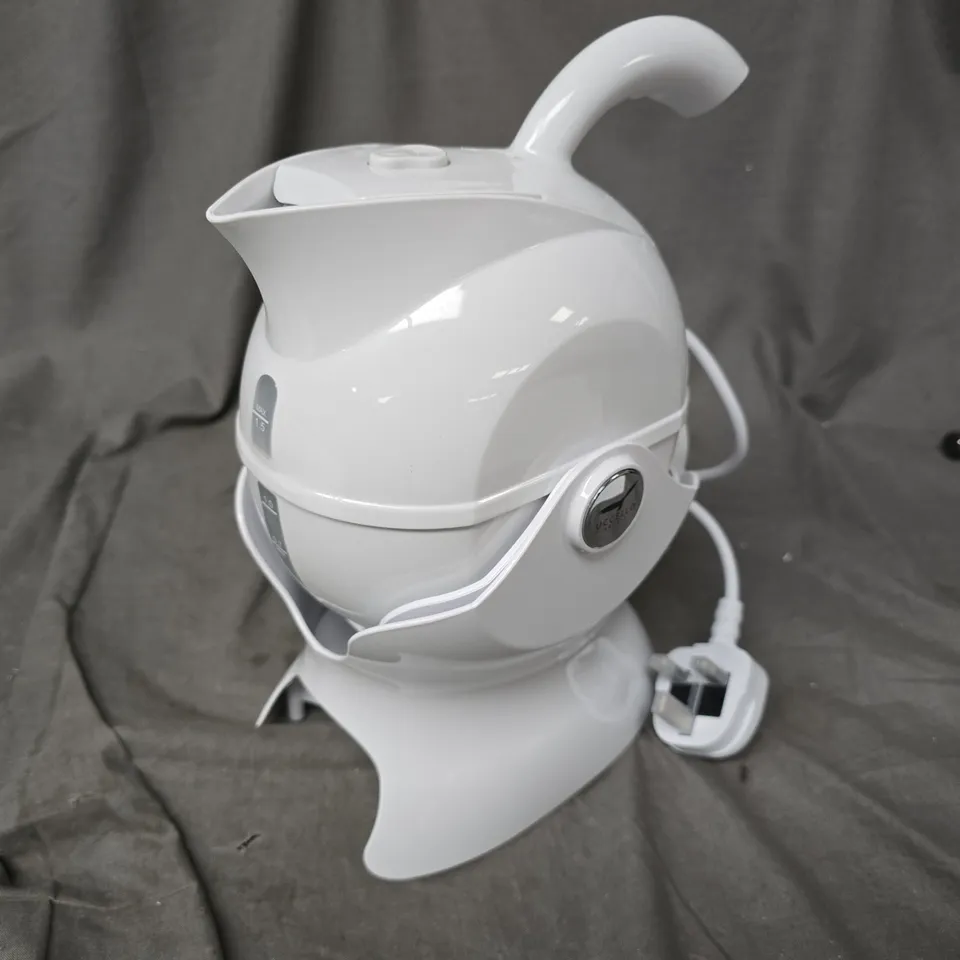 BOXED UCCELLO POURING MADE EASY ELECTRIC KETTLE – WHITE
