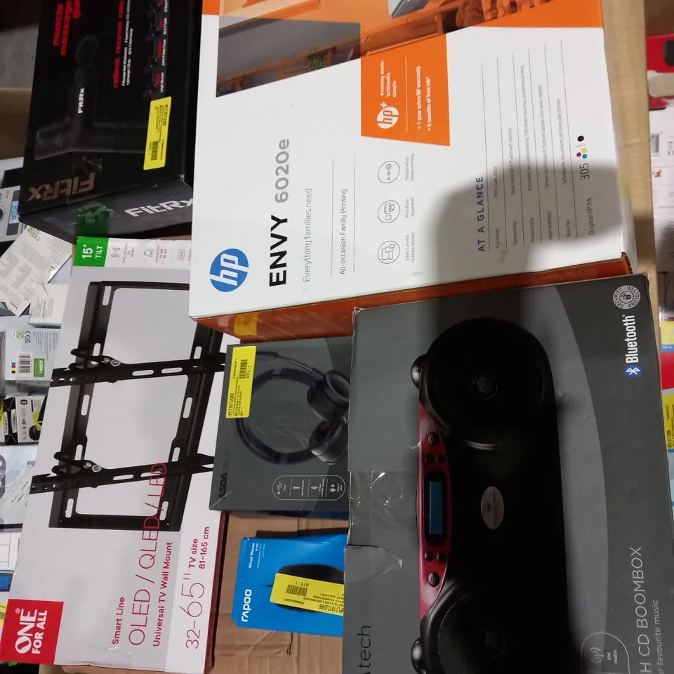 LARGE BOX OF ASSORTED ELECTRICAL GOODS TO INCLUDE;