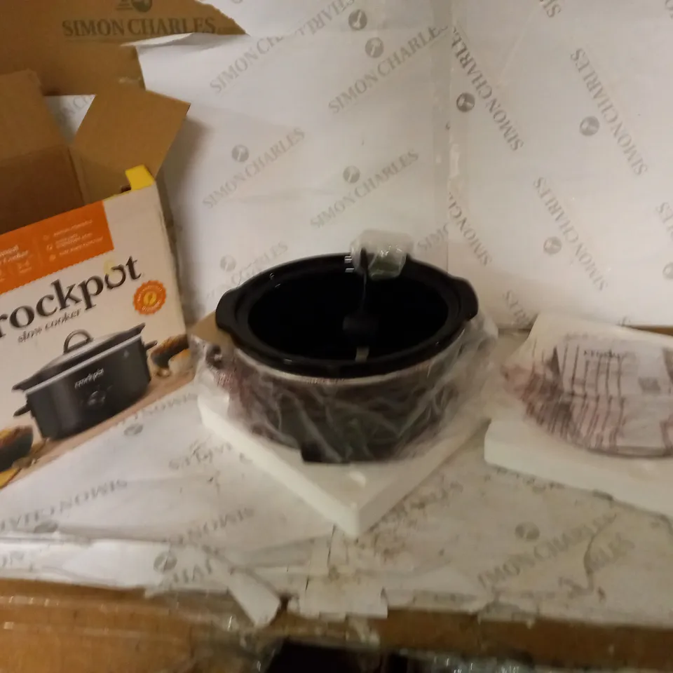 CROCKPOT MANUAL SLOW COOKER - BOXED  RRP £24