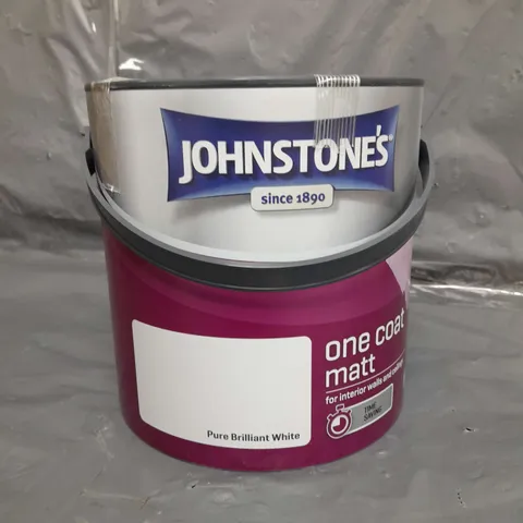 JOHNSTONES ONE COAT MATT EMULSION PAINT BRILLIANT WHITE 2.5L 