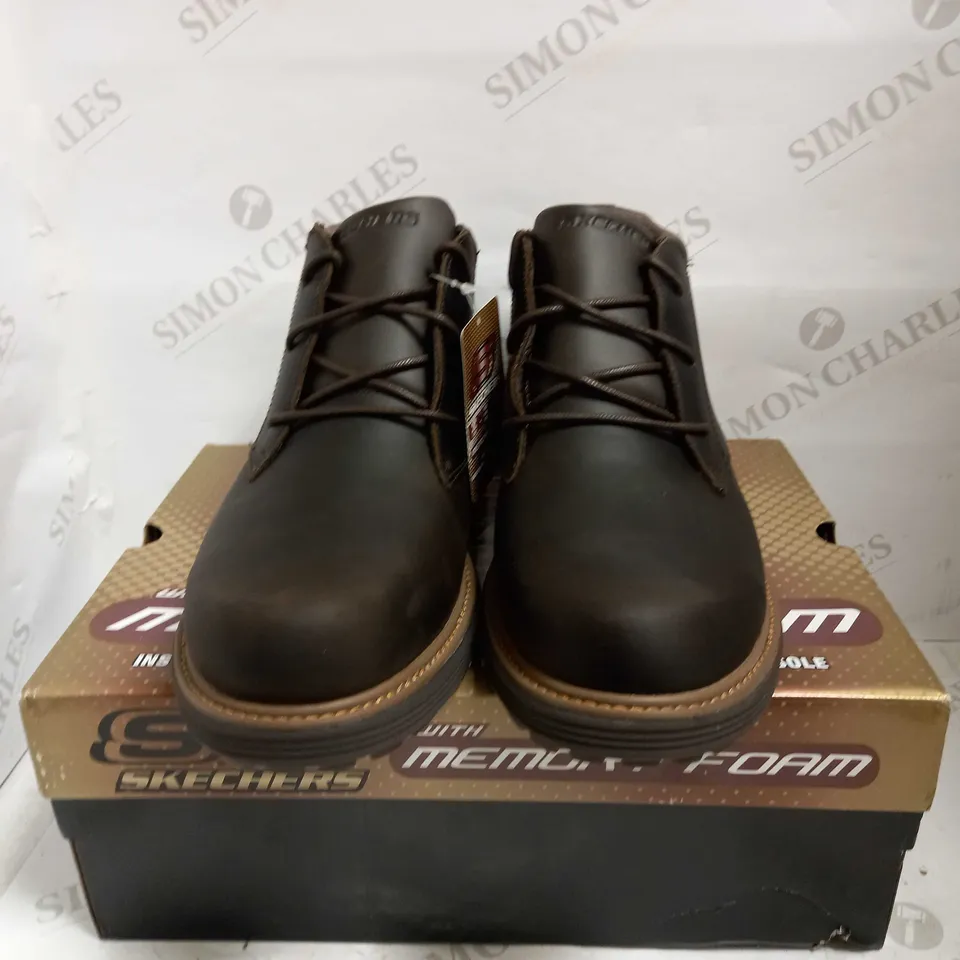 SKECHERS USA LEATHER BOOTS CHOCOLATE SIZE 9