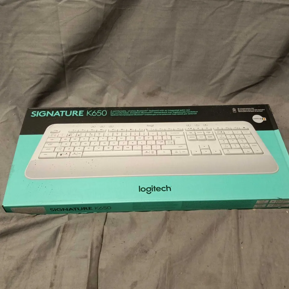 BOX OF APPROXIMATELY 18 LOGITECH SIGNATURE K650 KEYBOARDS, ASSORTED NON UK VERSIONS