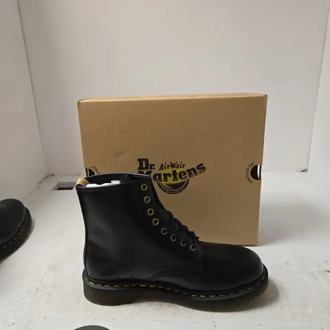BOXED DR. MARTENS VEGAN 1460 BOOTS, BLACK – UK 8 (EU 42)