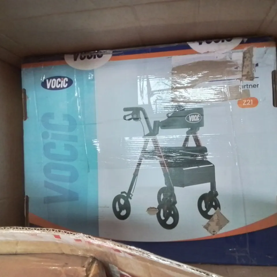 PALLET CONTAINING VARIOUS ASSORTED BOXED HOUSEHOLD ITEMS TO INCLUDE: CEILING LIGHT AND FAN SET, BADMINTON RACKET AND LOTS MORE UNMARKED BOXED ITEMS 