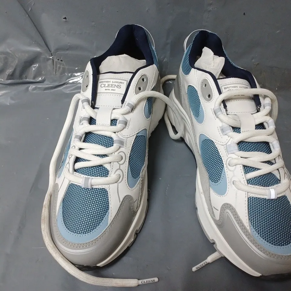 PAIR OF CLEENS PULSE RUNNER LACE TRAINERS IN WHITE/BLUE - UK 11