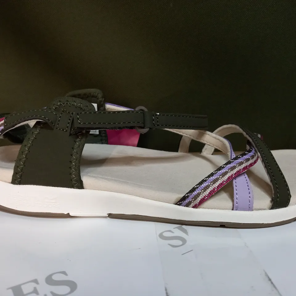 REGATTA LADY ROMA SANDALS SIZE 7