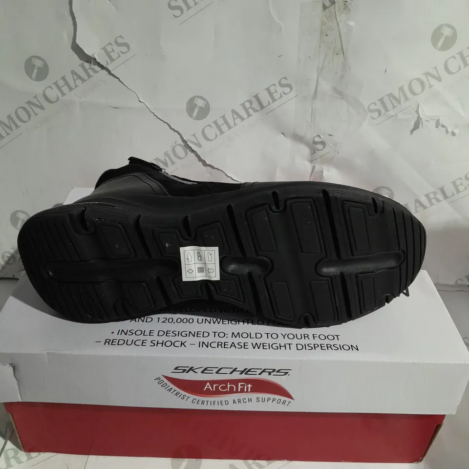 BOXED SKECHERS ARCH FIT SMOOTH ZIP BOOTS, BLACK - SIZE 6.5