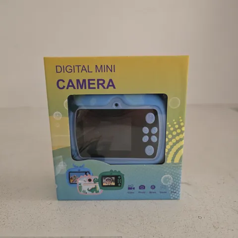 DIGITAL MINI CAMERA BOXED