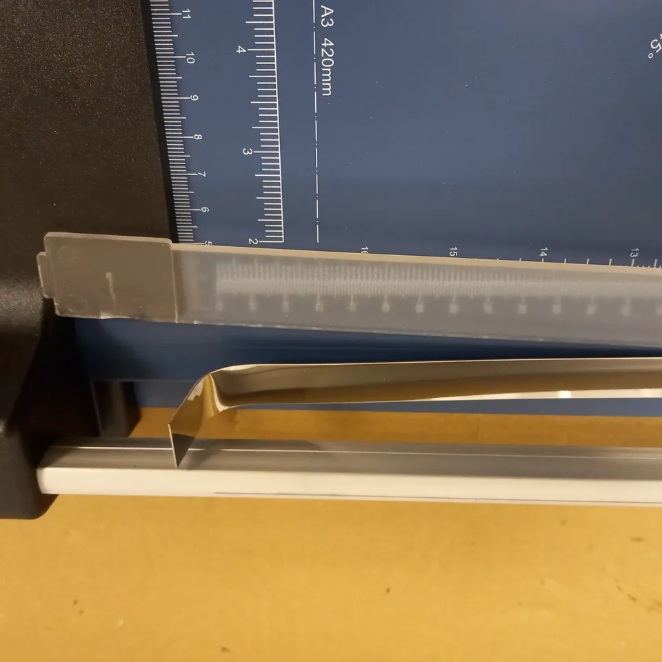 CATHEDRAL PRECISION A3 TRIMMER