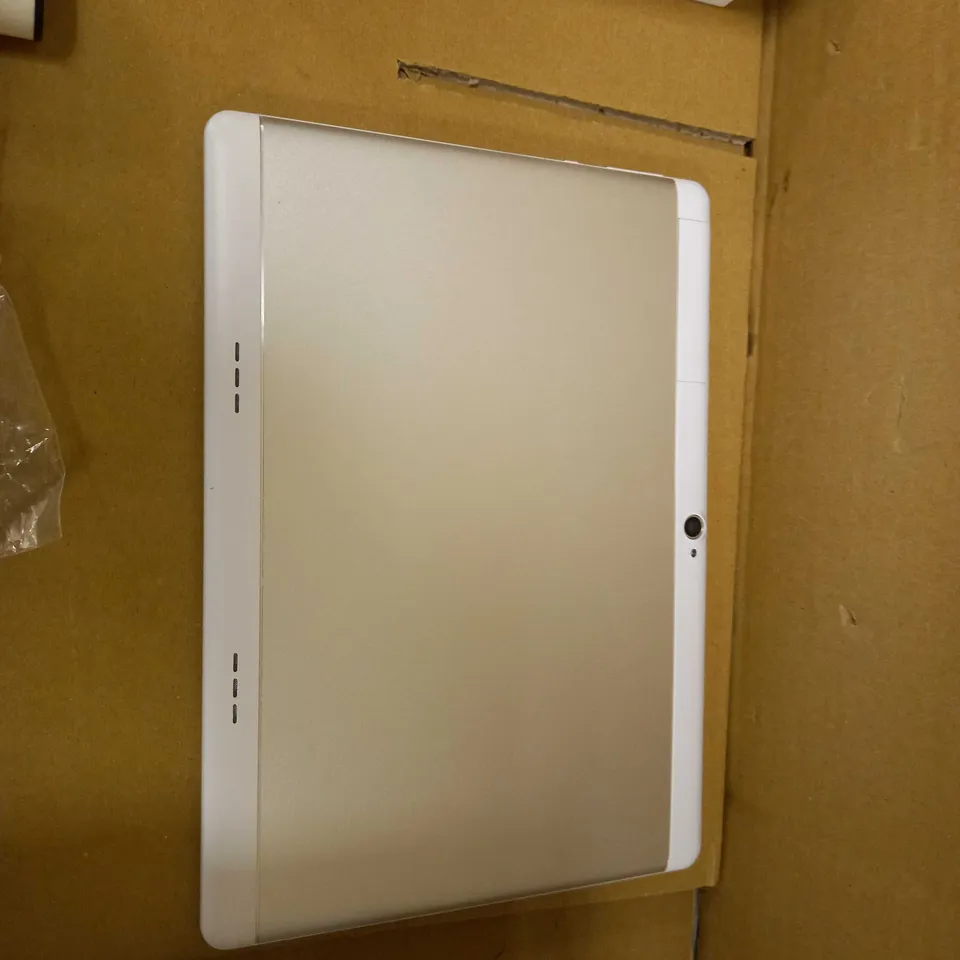 TOUCH SCREEN WHITE TABLET - ANDROID - BOXED WITH ACCESSORIES 