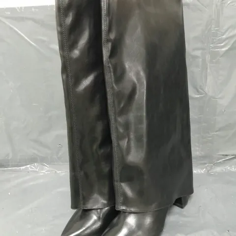 NEW LOOK FOLDOVER FAUX LEATHER KNEE HIGH BOOTS- 8