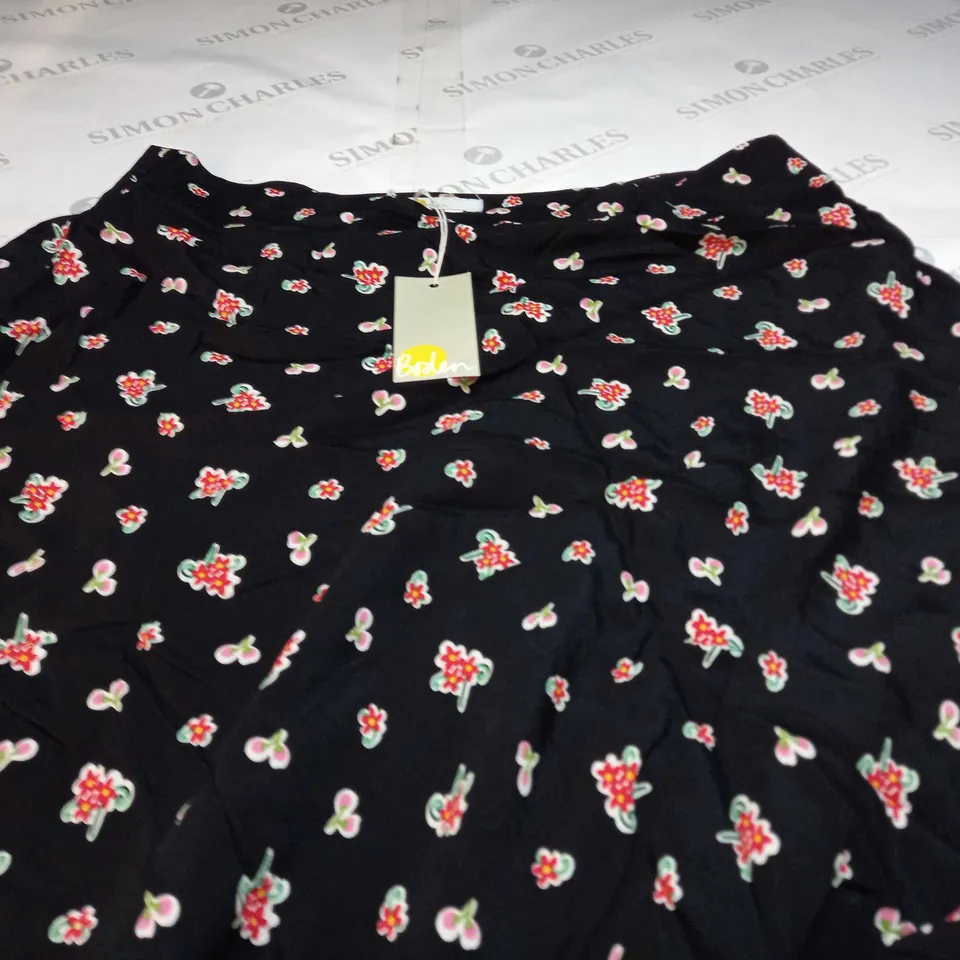 BODEN FLORAL DESIGN SKIRT IN BLACK - UK 16R