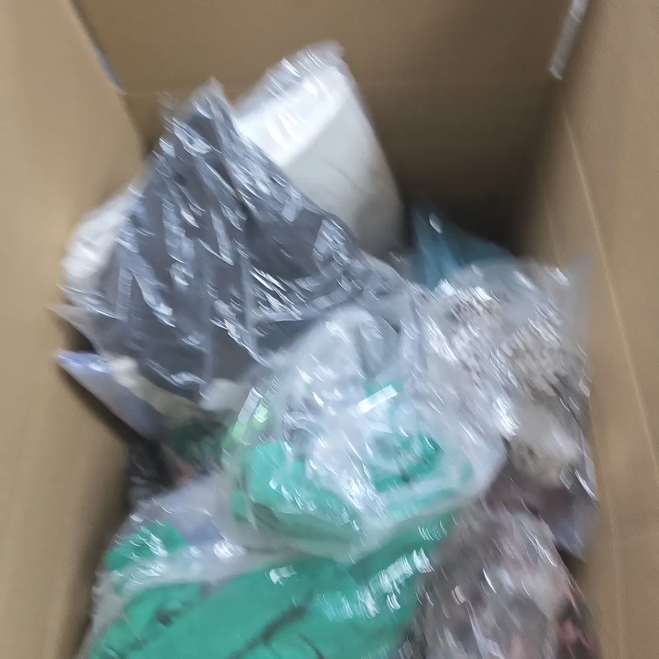 LARGE BOX OF APPROX 20 ASSORTED CLOTHING ITEMS