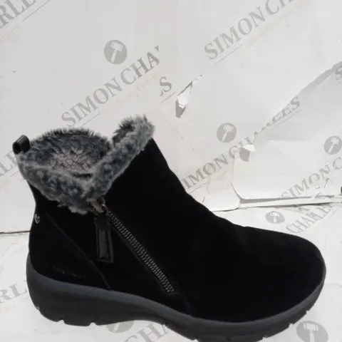 BOXED SKECHERS HIGH ZIP BOOTS, BLACK - SIZE 6