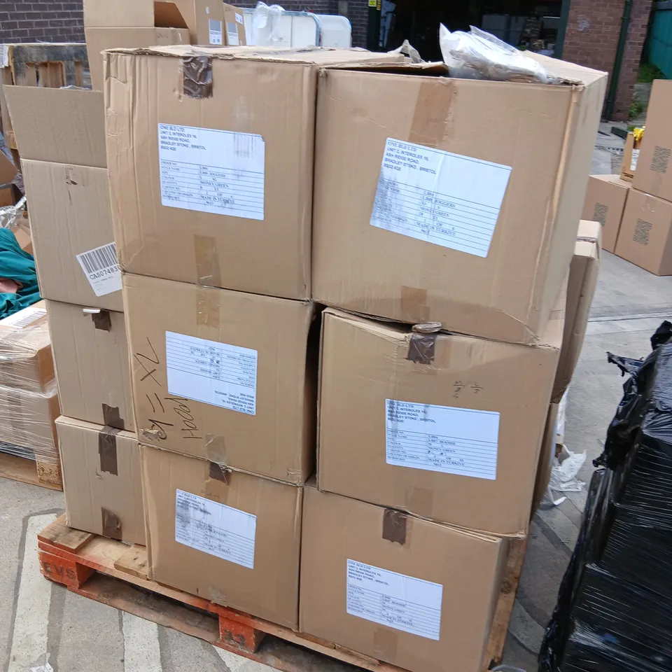 PALLET OF APPROXIMATELY 130 ITEMS OF ASSORTED LIMO BOYS CLOTHING