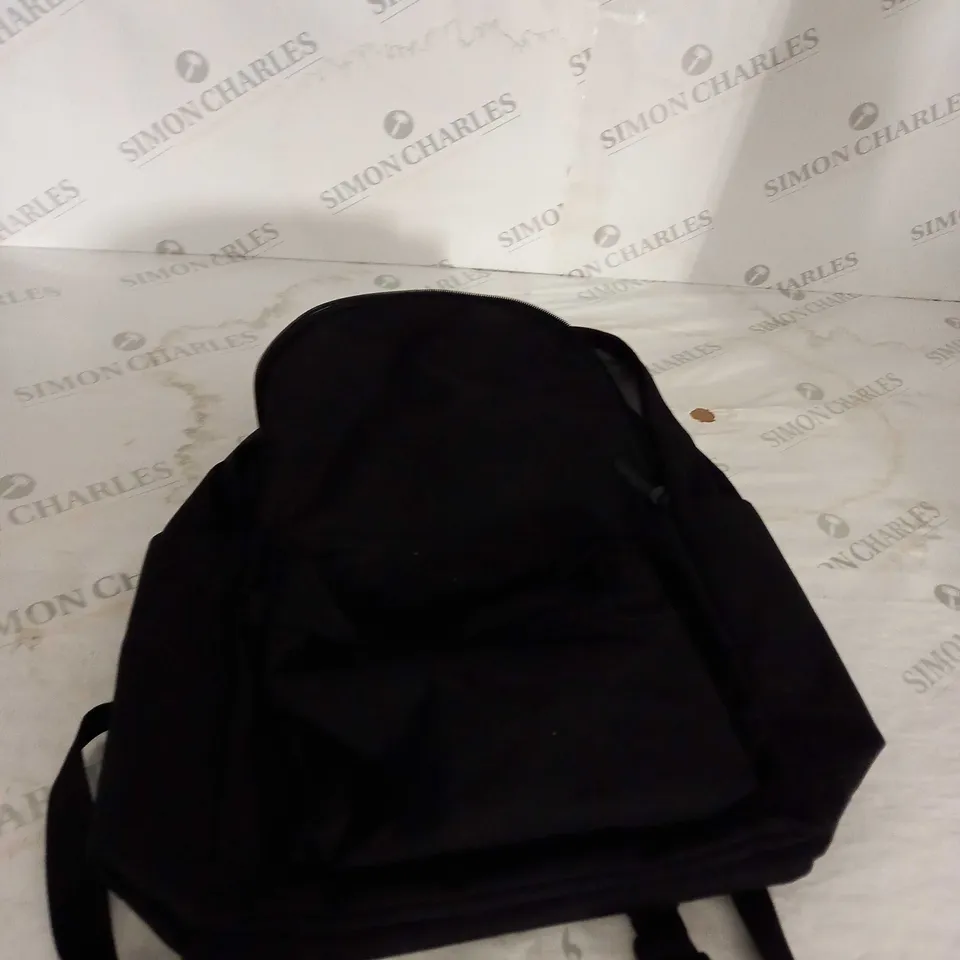 BLACK UNBRANDED BACKPACK 