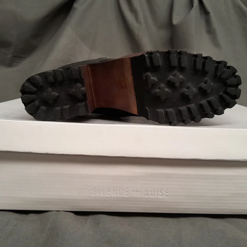 BOX OF APPROX 7 SILENCE + NOISE WOOD BOTTOM LEATHER BOOT IN BLACK - VARIOUS SIZES