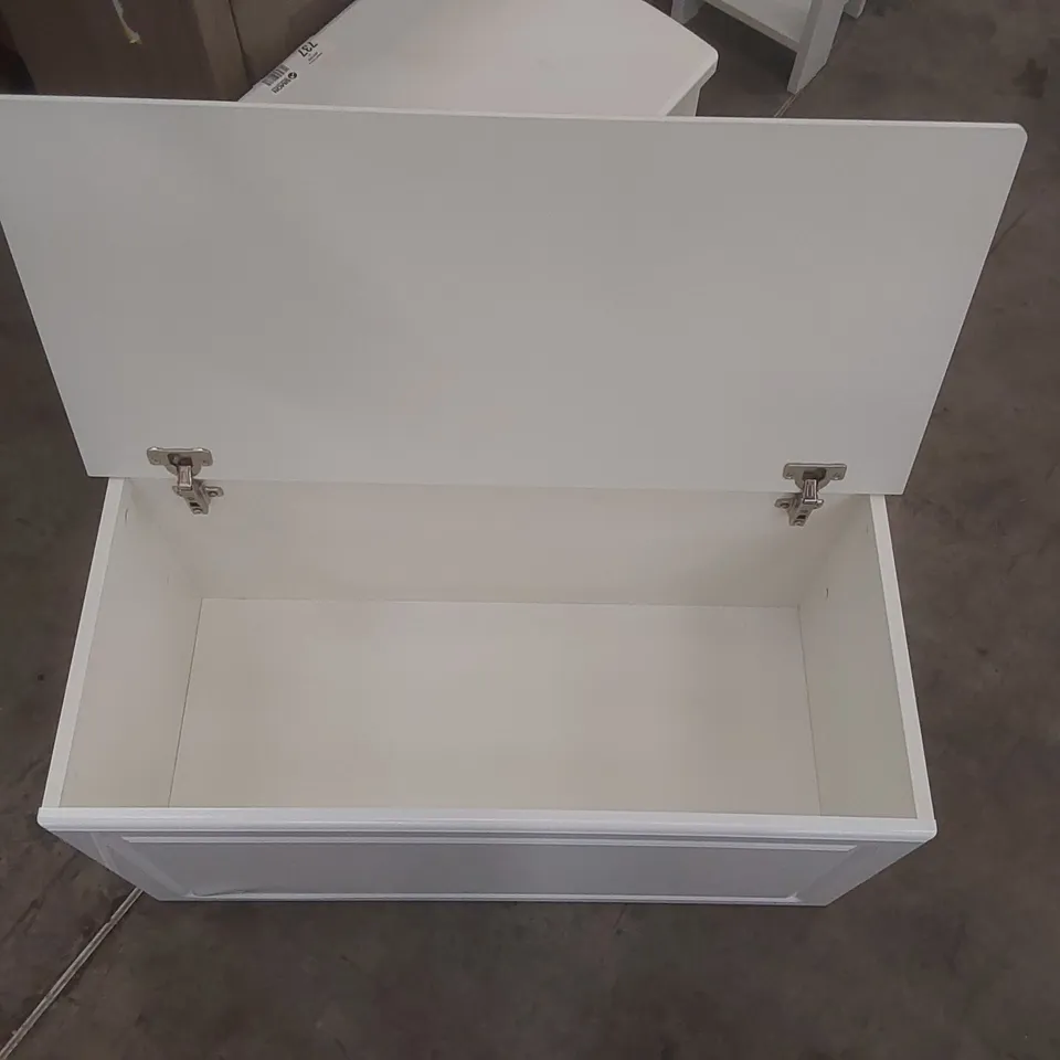 FULLY ASSEMBLED JACEY BLANKET BOX