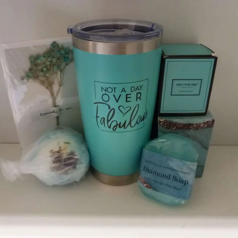  BRAND-NEW BOXED BE KURIOUS SPA PACKAGES THAT CONTAIN: 1X BATH BOMB, 1X DIAMOND SOAP, 1X BATH SALTS, 1X TUMBLER, 1X CANDLE AND 1X DRIED FLOWERS CARD.